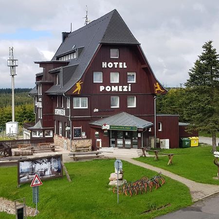 Hotel A Restaurace Pomezi Cinovec Екстер'єр фото