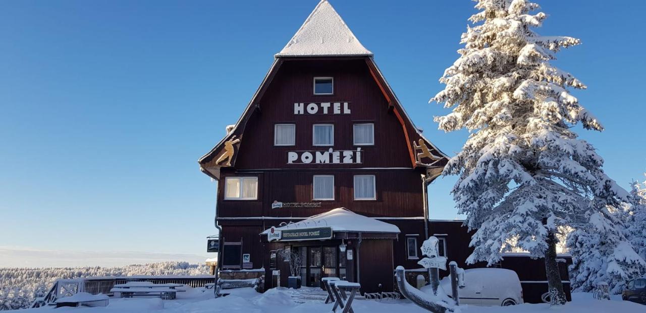 Hotel A Restaurace Pomezi Cinovec Екстер'єр фото