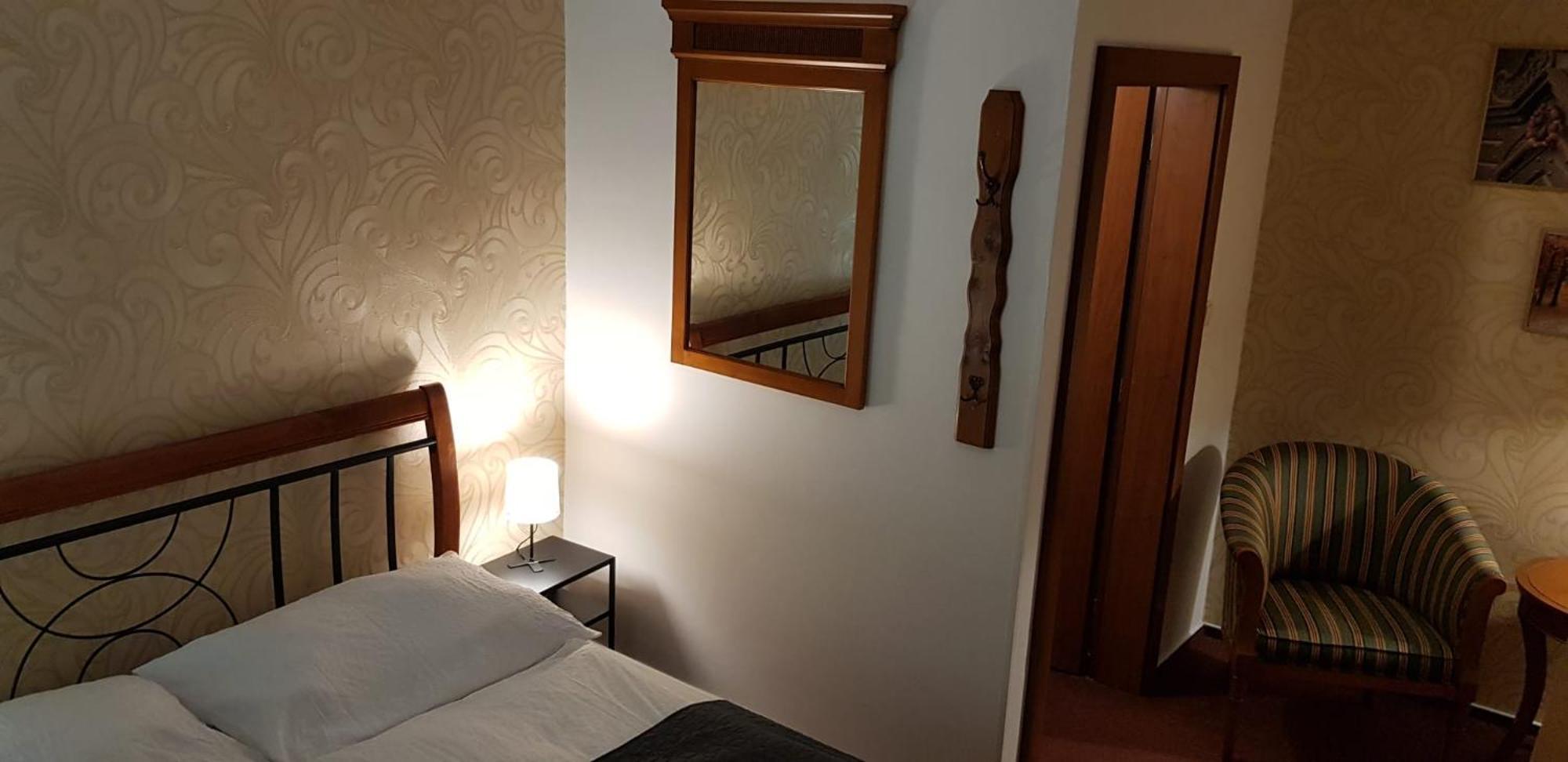 Hotel A Restaurace Pomezi Cinovec Екстер'єр фото