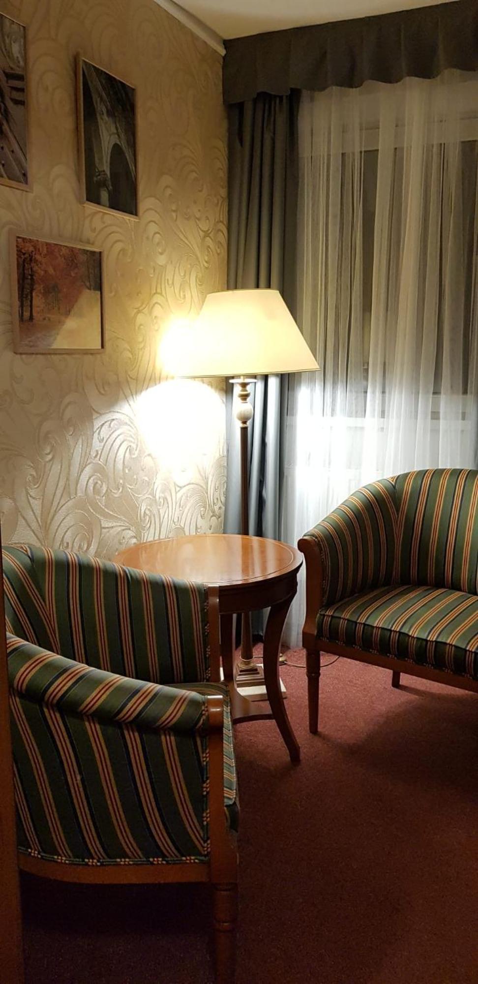 Hotel A Restaurace Pomezi Cinovec Екстер'єр фото